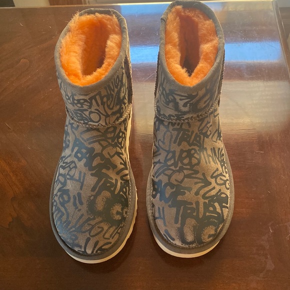 UGG Shoes - 🦊Ugg rare and clever graffiti minis. Perfect! Bought online. Sadly do not fit.